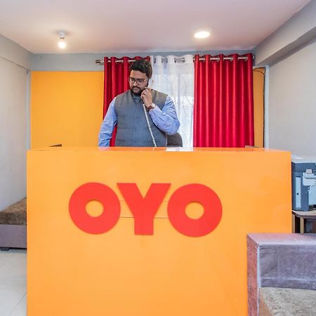 Oyo27860苹果树酒店 印多尔 外观 照片